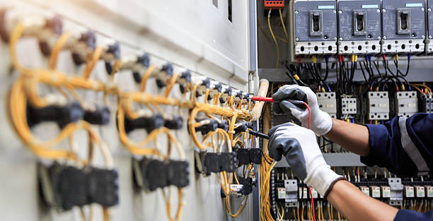 Professional Electrician technician working in Sunbury, OH